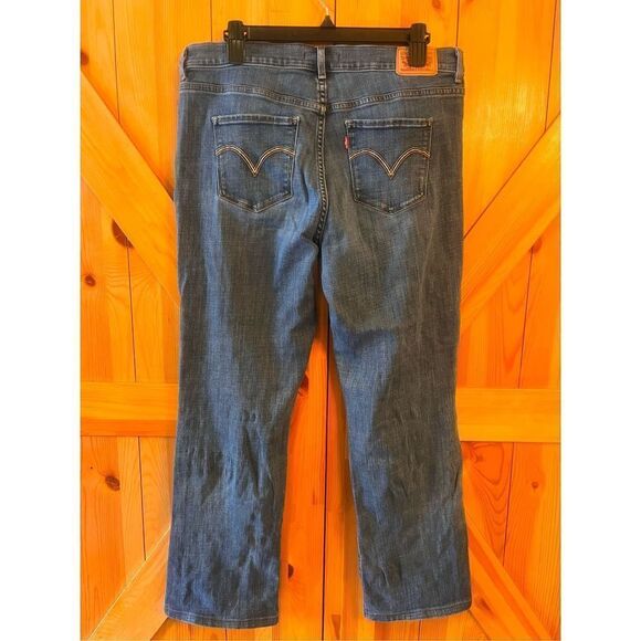 Levi's Floral Embroidered Classic Bootcut Jeans, size 31x32 Medium Wash (1179) - Picture 5 of 8